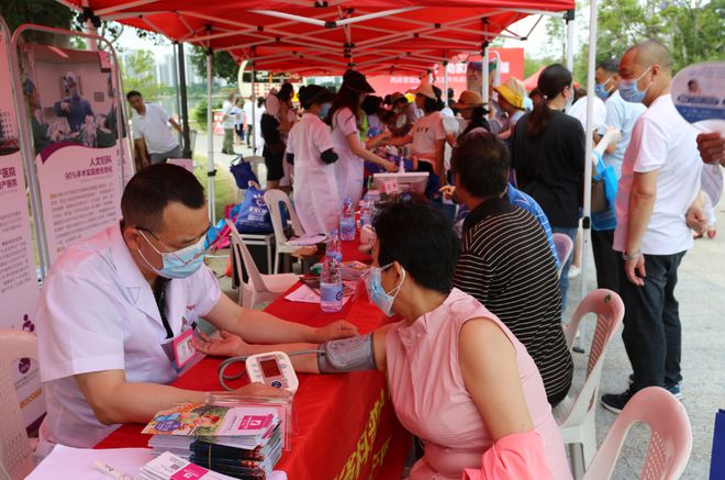 福州市首個兩岸家庭健康交流宣傳月啟動!“倡新時代婚育文化 助家庭和諧幸福”主題活動成功舉辦